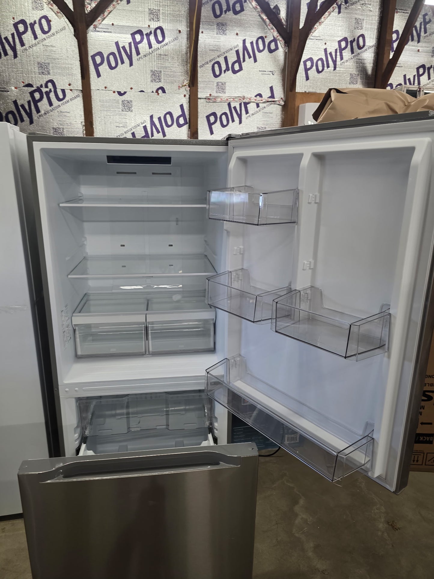 Midea 18.7 Cu. ft. bottom Fridge