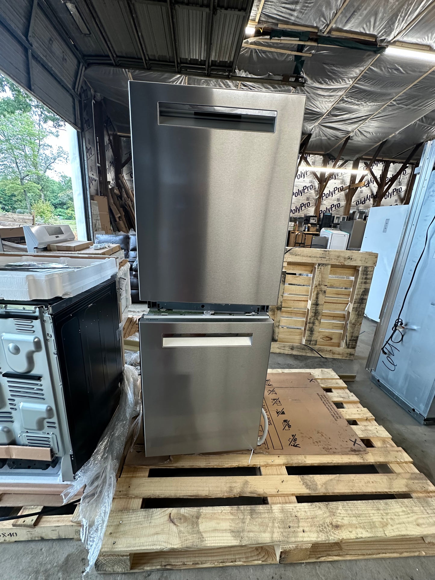 Bosch 500 Series 24-in Top Control Built-in Dishwasher ( Stainless Steel ) With Third Rack