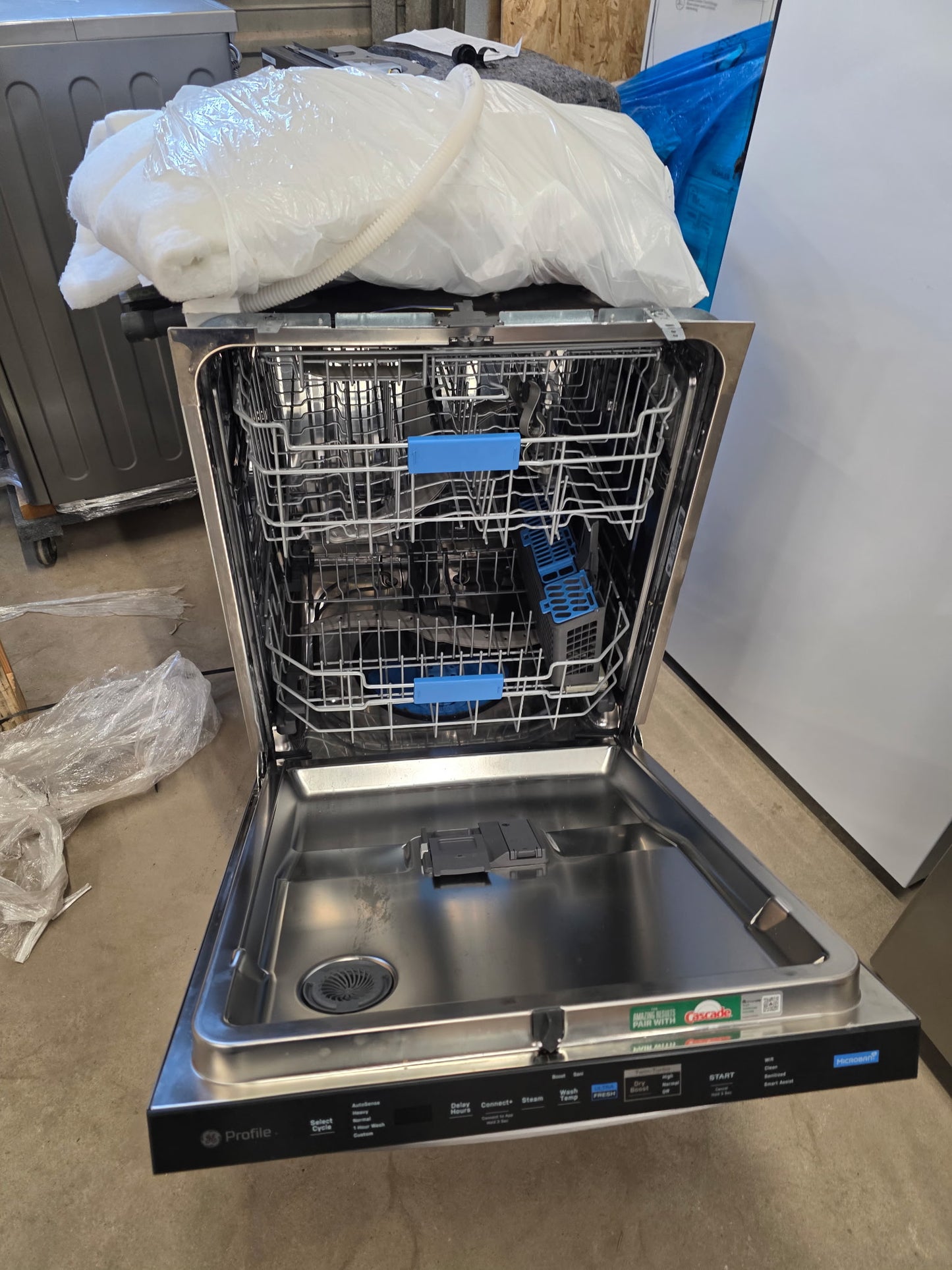 GE Profile 24-in Top Control Built-in Dishwasher