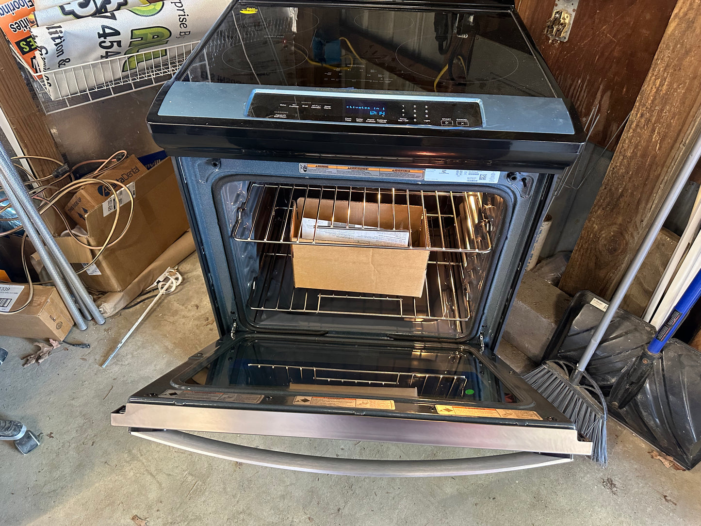 Whirlpool 30-in 4 Burners 6.4-cu ft Air Fry Convection Oven