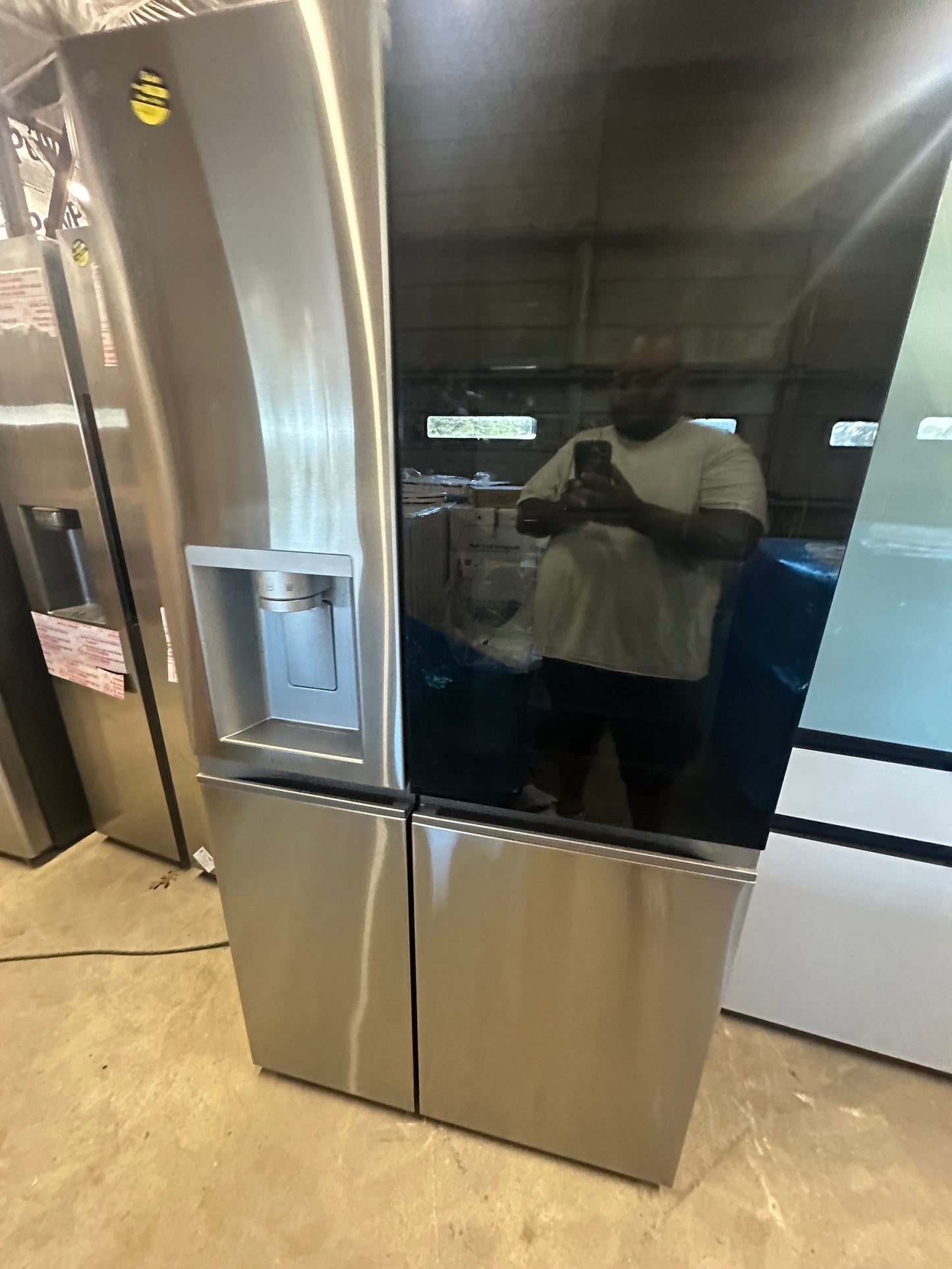 LG InstaView Craft Ice 27.1-cu ft Side-by-Side Refrigerator Smart Compatible with Dual Ice Maker ,Water and Ice Dispenser ( PrintProof Stainless Steel ) ENERGY STAR Certified Item #3649470 | Model #LRSOS2706S