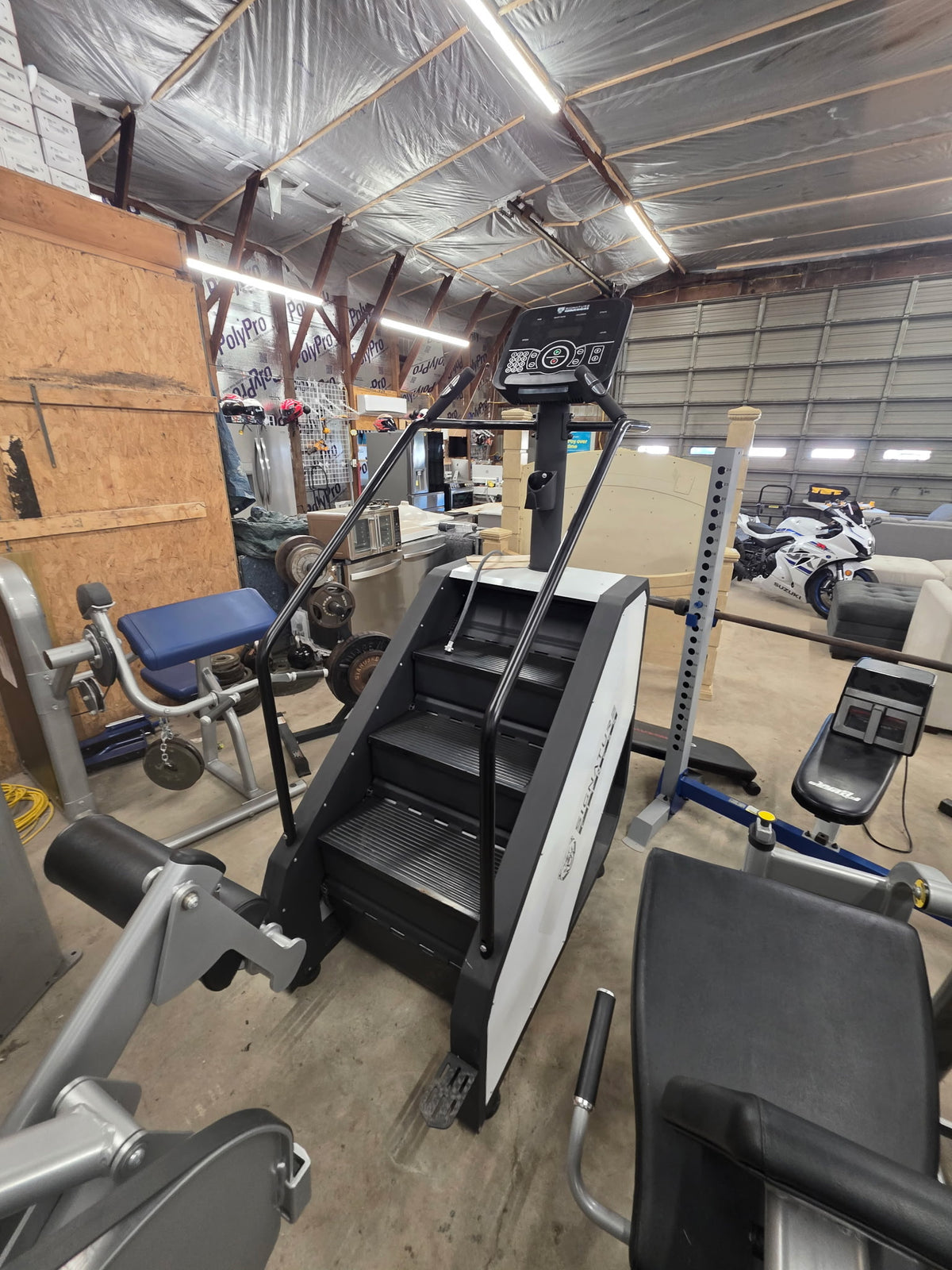 Brand New Signature Fitness Adjustable Resistance Continuous Climber Exercise Stair Stepper,418 lb