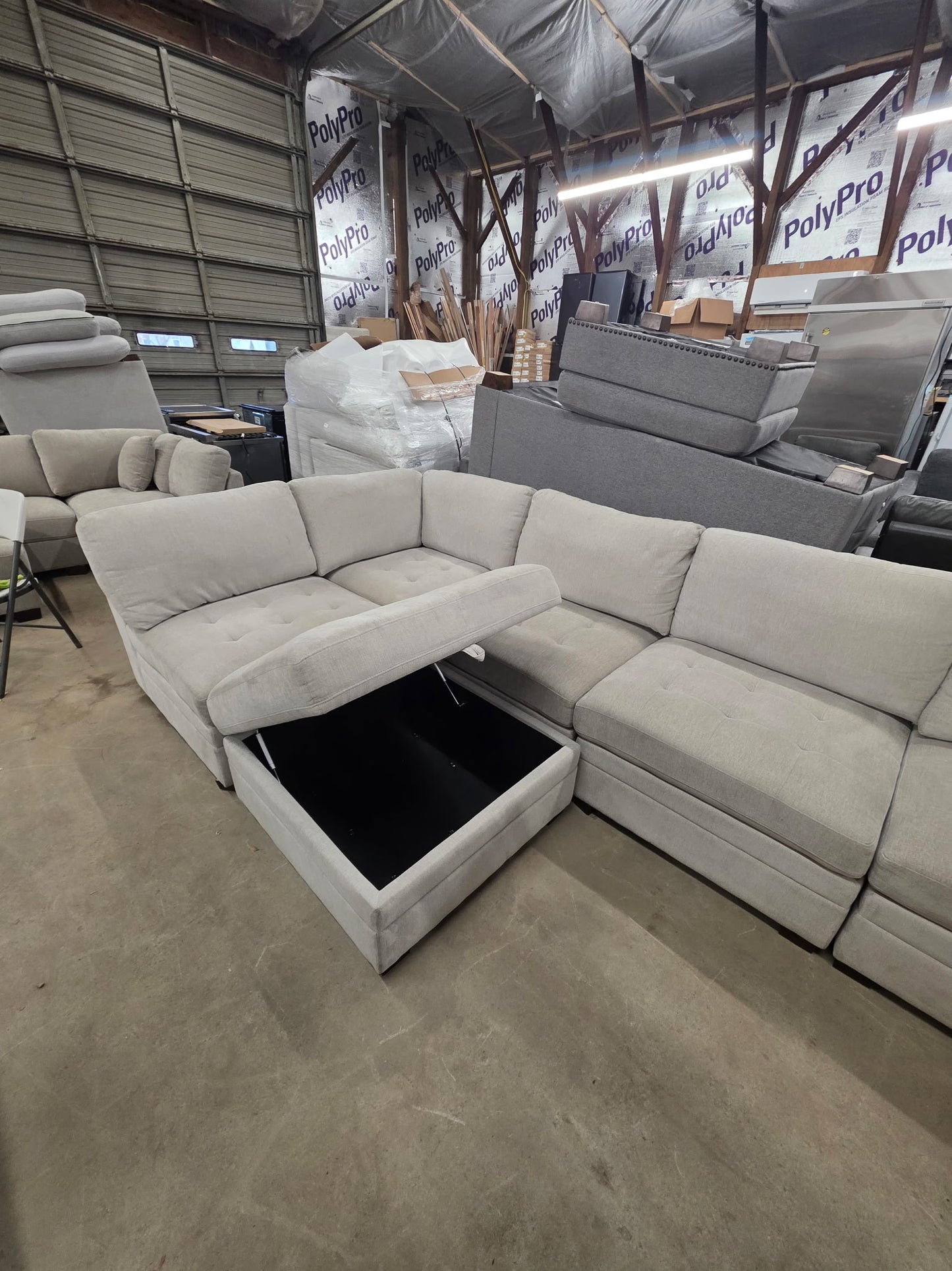 Thomasville Tisdale Modular Sectional 6-piece Beige with Storage Ottoman