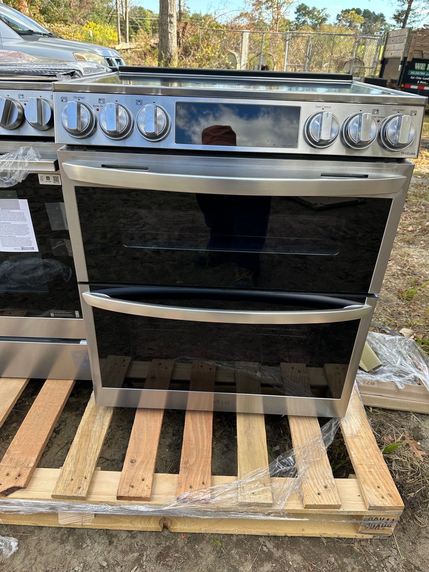 LG 30-in Glass Top 5 burners 4.3-cu ft / 3-cu ft Convection Oven Freestanding Double Oven Electric Range ( Stainless Steel )