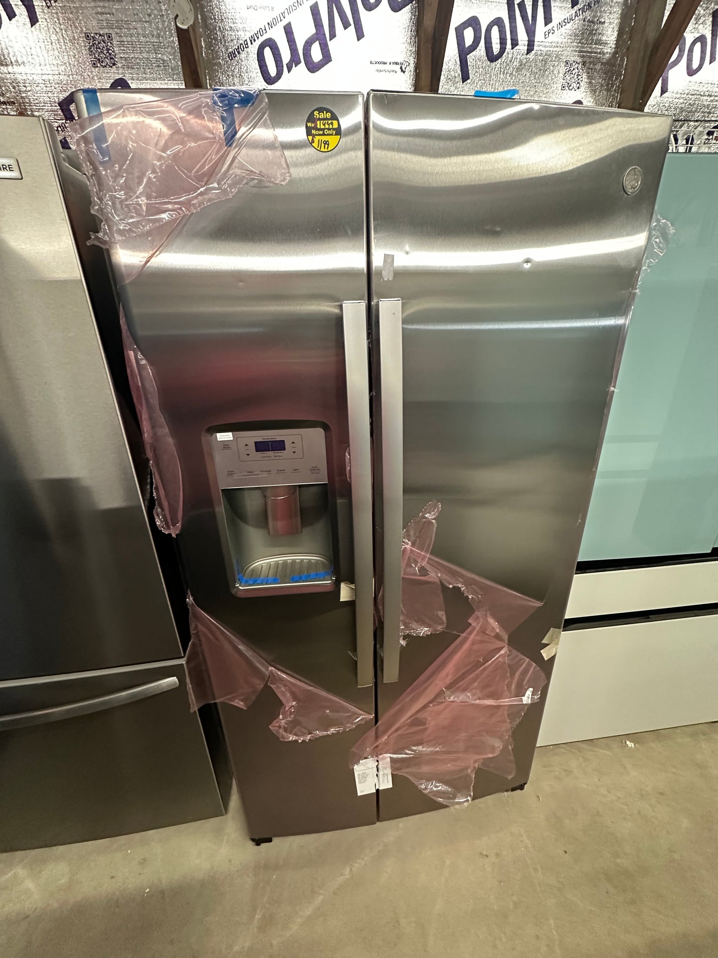 GE 21.8-cu ft Counter-Depth 36-in Wide Side-by-Side Refrigerator