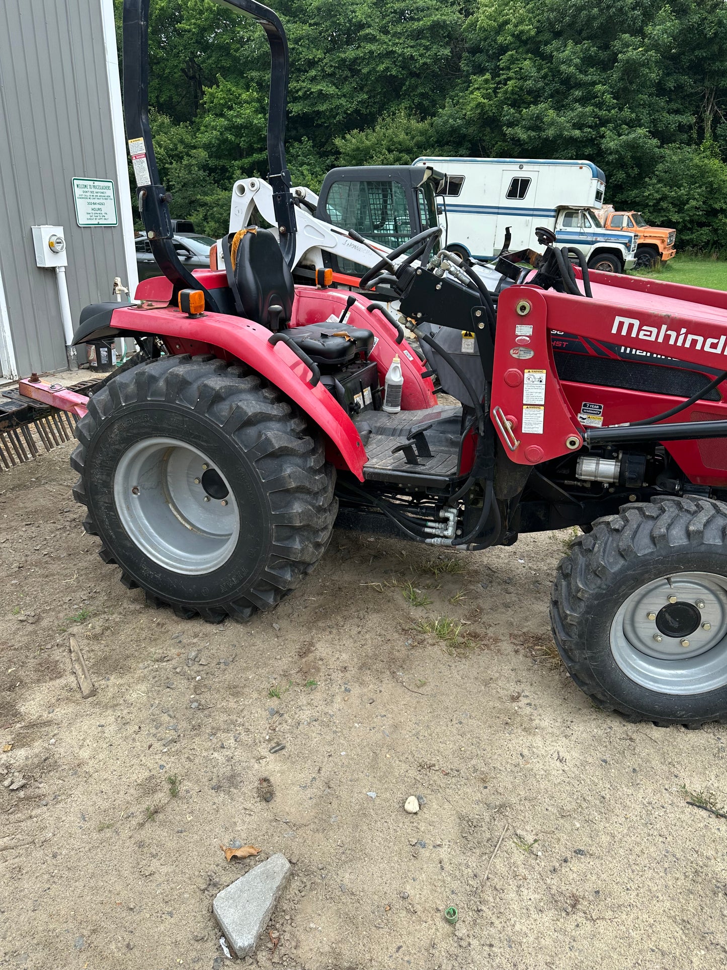 2016 Mahindra 2538 Tractor — Only 342.7 Hours! 6 Attachments Included