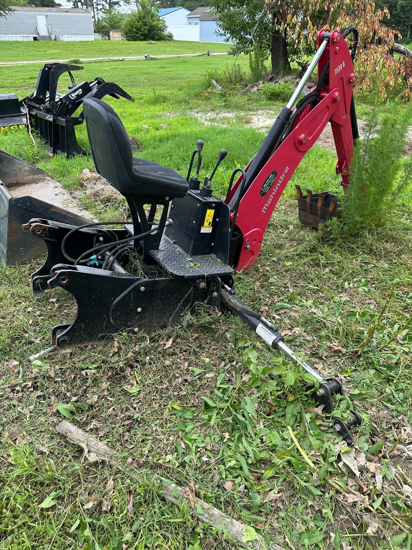2016 Mahindra 2538 Tractor — Only 342.7 Hours! 6 Attachments Included